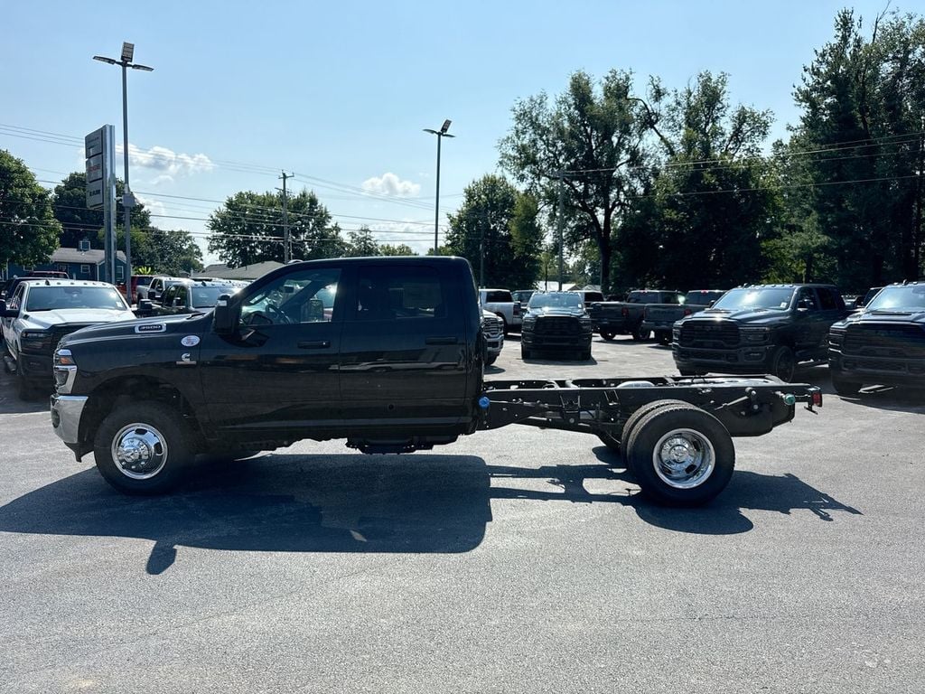 New 2026 Ram 3500 Tradesman - photo - 10