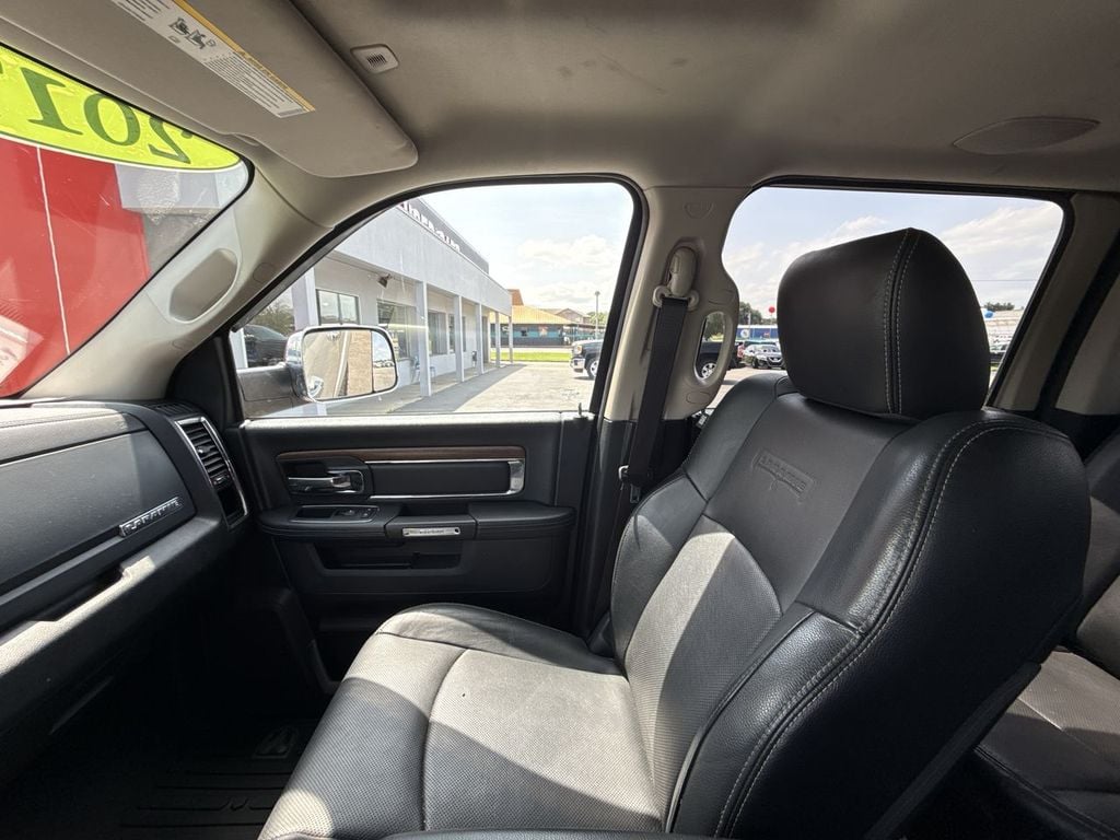 Pre-Owned 2017 Ram 1500 Laramie - photo - 22
