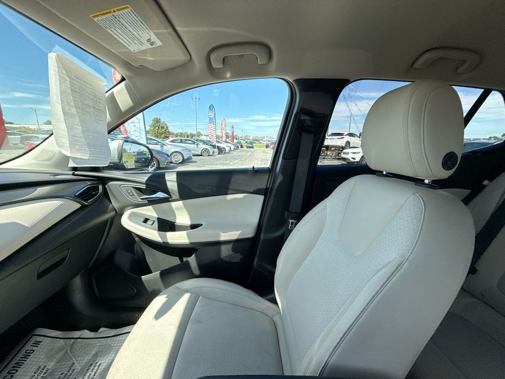 Pre-Owned 2023 Buick Encore GX Preferred - photo - 29