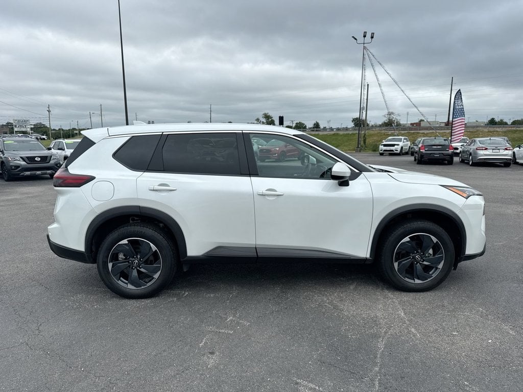 Pre-Owned 2024 Nissan Rogue SV - photo - 13
