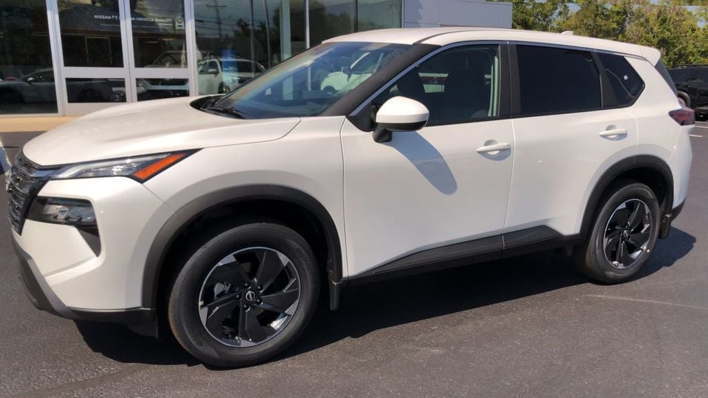 Pre-Owned 2026 Nissan Rogue SV - photo - 3
