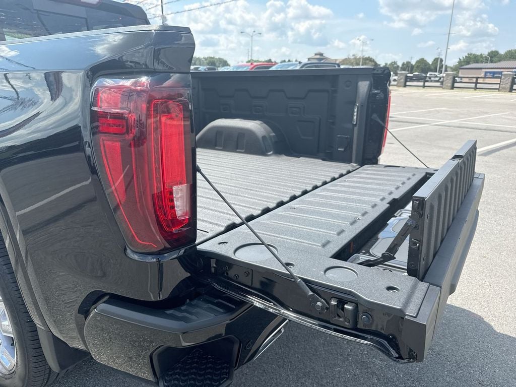Pre-Owned 2025 GMC Sierra 1500 Denali - photo - 32