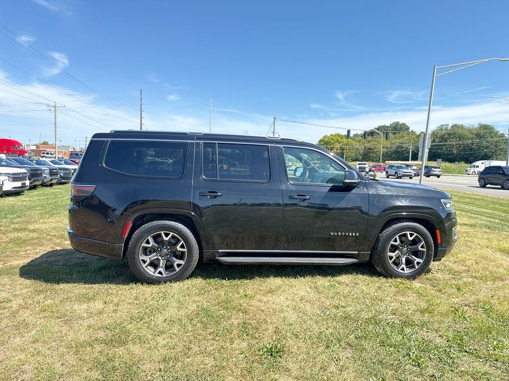 Pre-Owned 2023 Jeep Wagoneer Series III - photo - 13