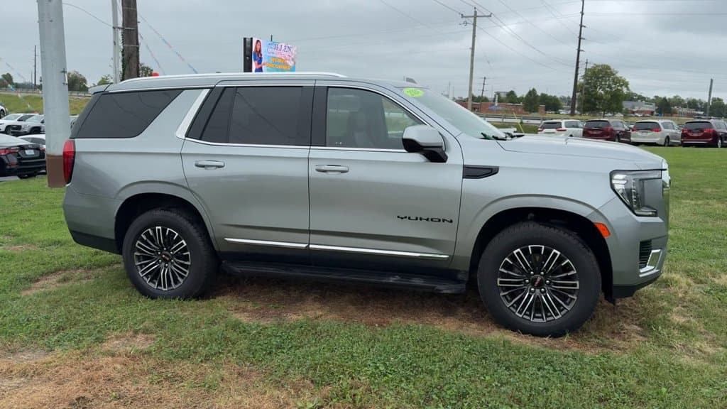 Pre-Owned 2024 GMC Yukon SLT - photo - 7