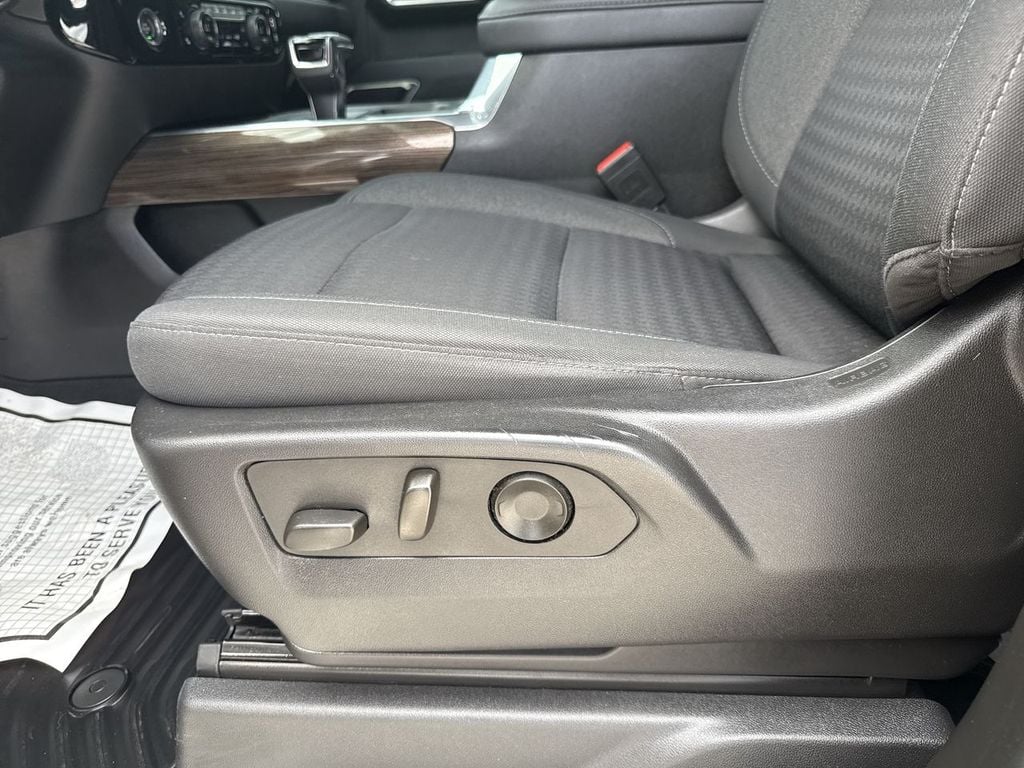 Pre-Owned 2022 Chevrolet Silverado 1500 RST - photo - 21