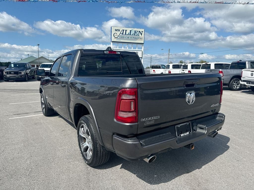 Pre-Owned 2022 Ram 1500 Laramie - photo - 11