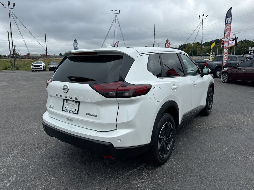 Pre-Owned 2024 Nissan Rogue SV - photo - 12