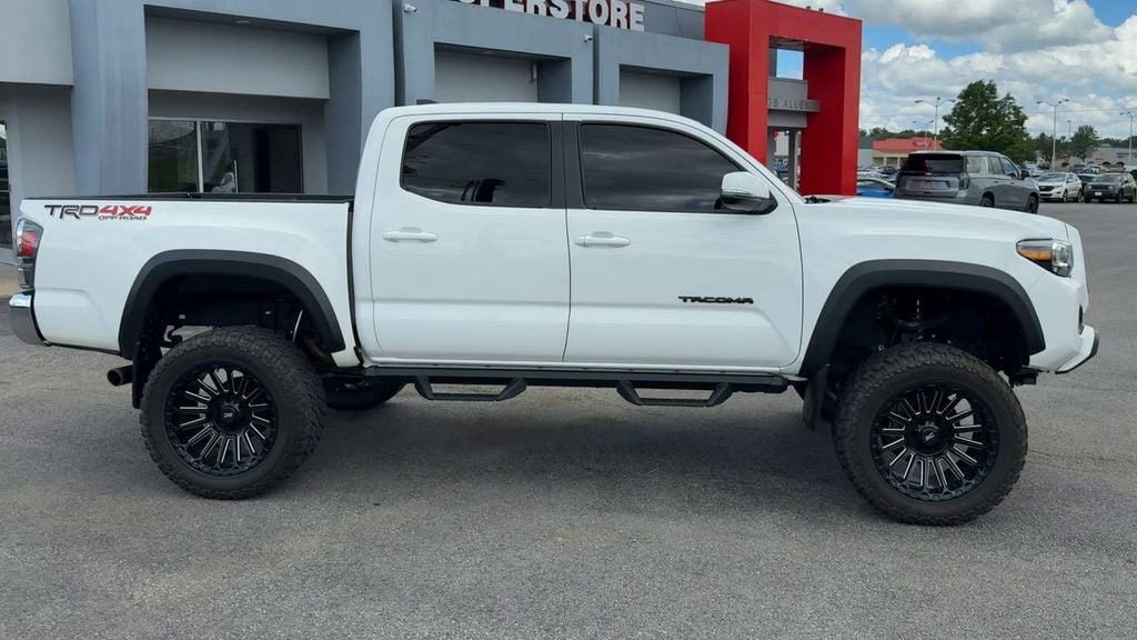 Pre-Owned 2022 Toyota Tacoma TRD Off-Road - photo - 7