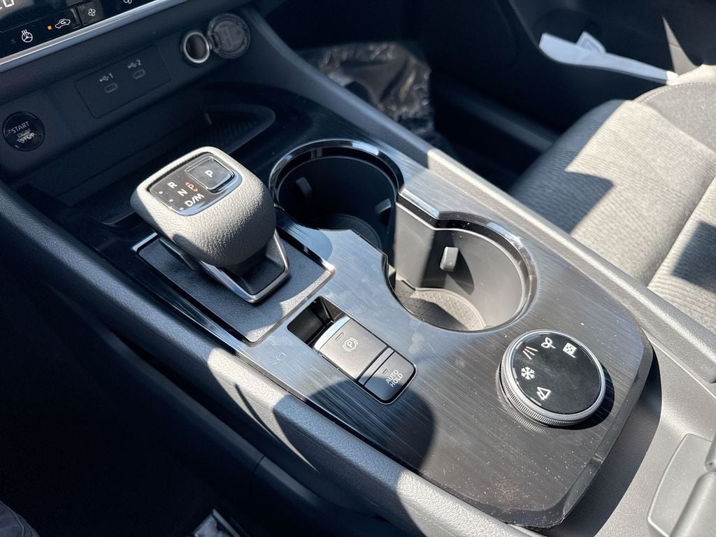 New 2026 Nissan Rogue SV - photo - 26