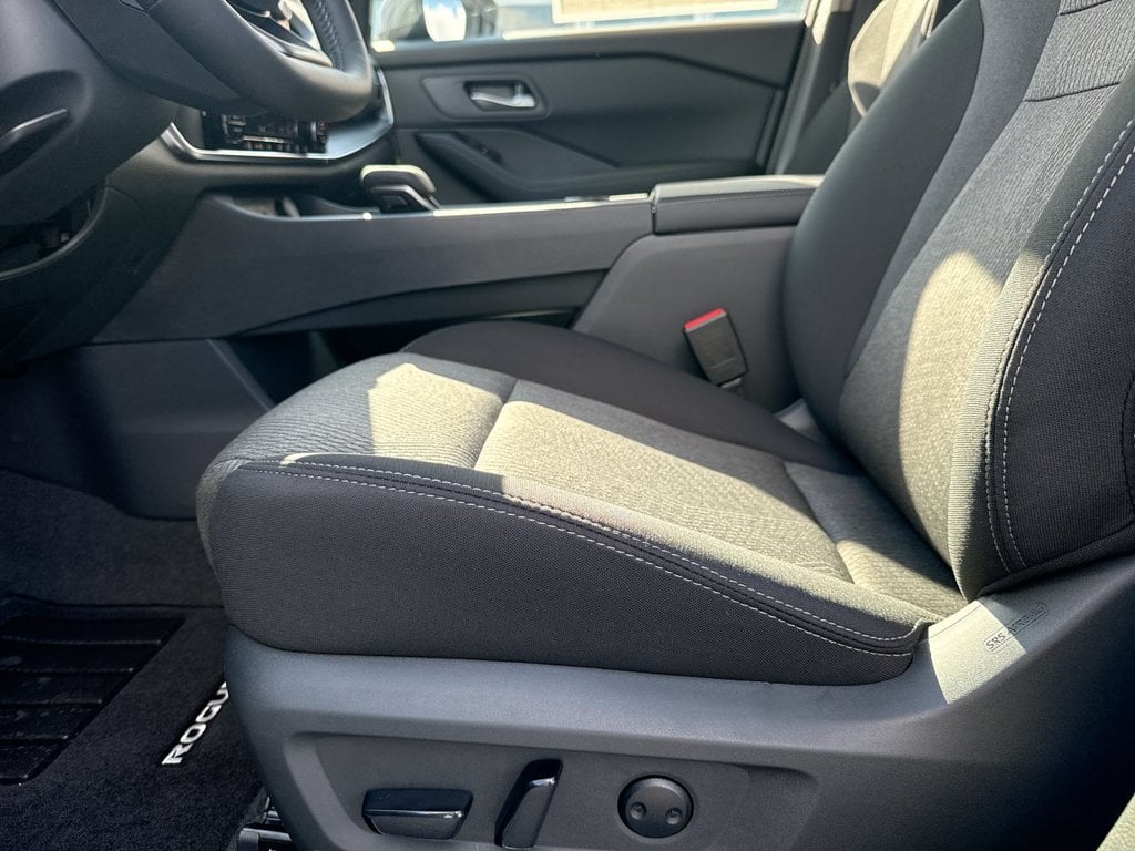 New 2026 Nissan Rogue SV - photo - 22