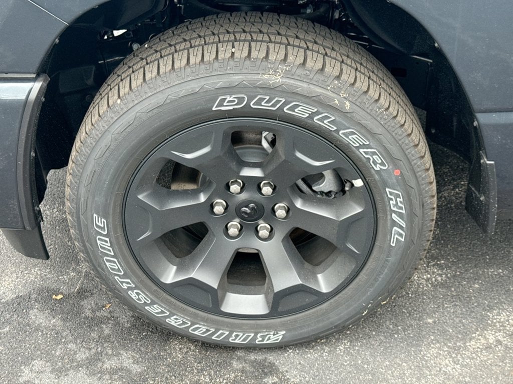 New 2026 Ram 1500 Express - photo - 9