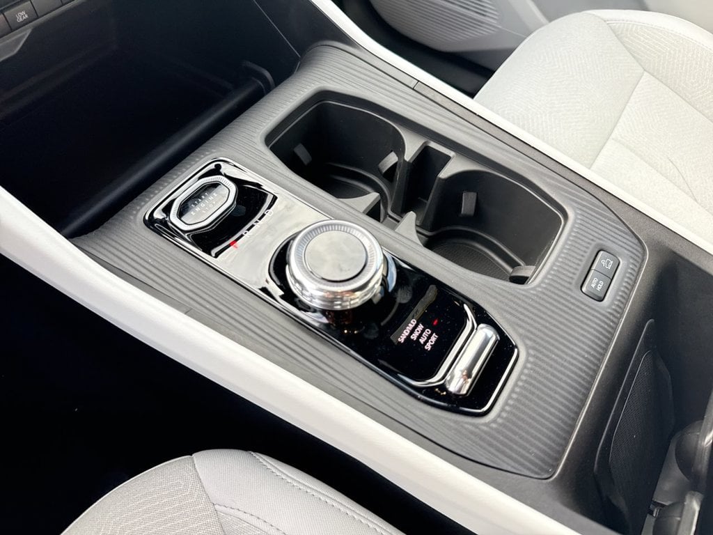 New 2026 Jeep Cherokee Laredo - photo - 25