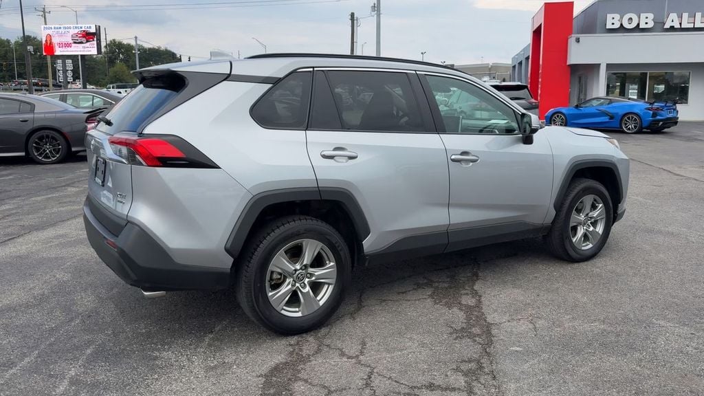 Pre-Owned 2024 Toyota RAV4 XLE - photo - 6