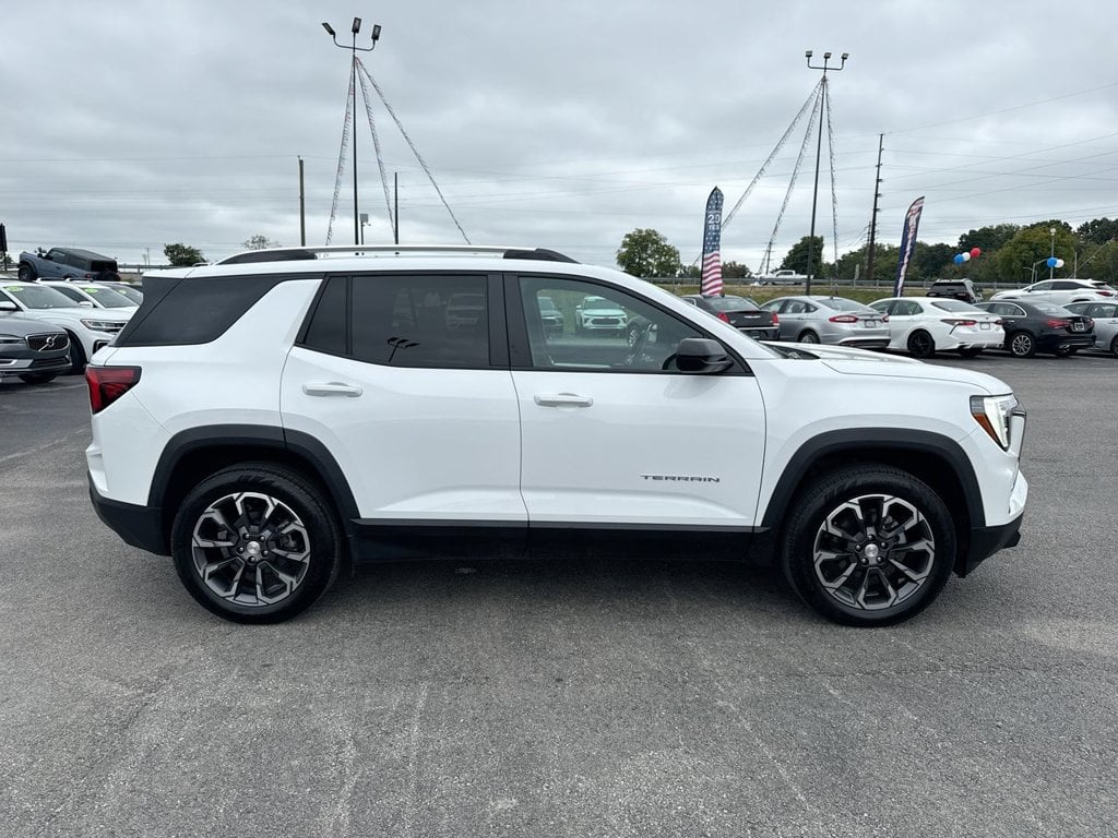 Pre-Owned 2025 GMC Terrain Elevation - photo - 13