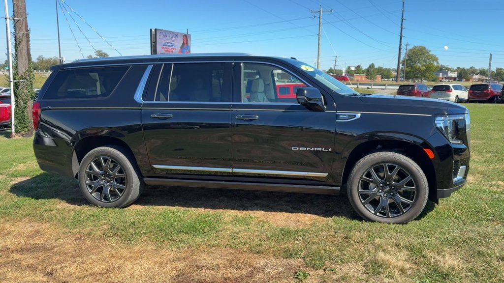 Pre-Owned 2023 GMC Yukon XL Denali - photo - 7