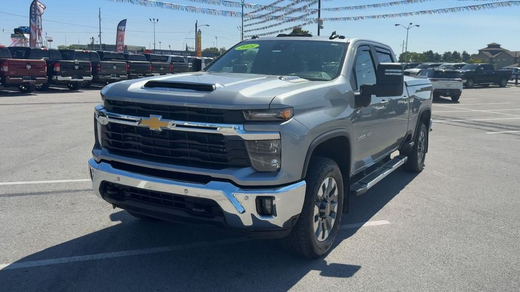 Pre-Owned 2025 Chevrolet Silverado 2500HD LT - photo - 1