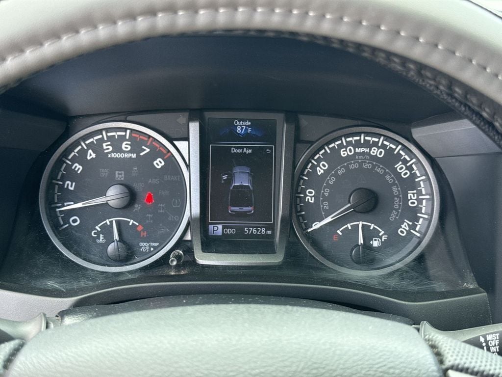 Pre-Owned 2022 Toyota Tacoma TRD Off-Road - photo - 23