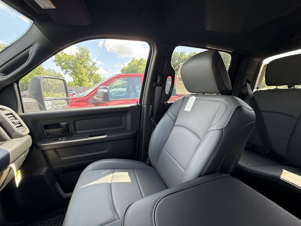 New 2026 Ram 3500 Tradesman - photo - 29