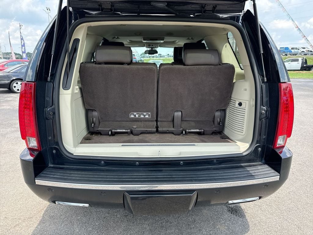 Pre-Owned 2014 Cadillac Escalade Platinum Edition - photo - 8