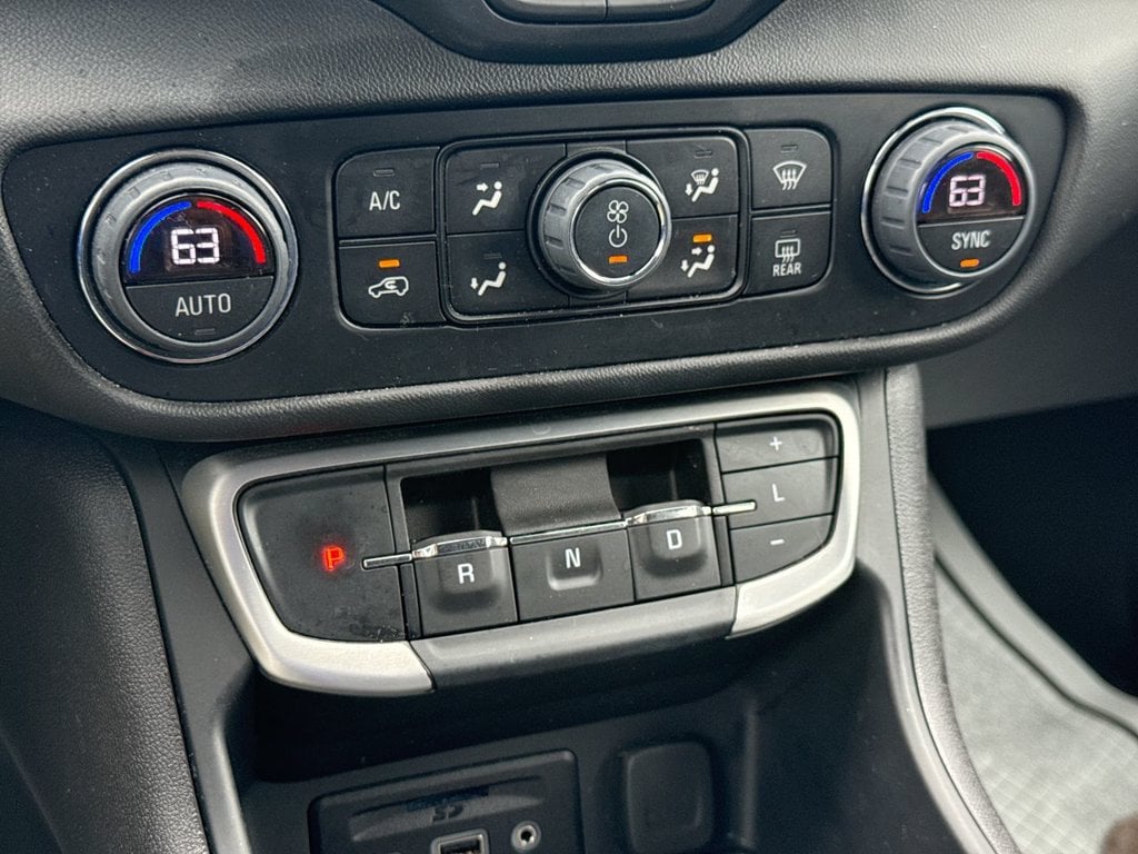 Pre-Owned 2024 GMC Terrain SLT - photo - 29