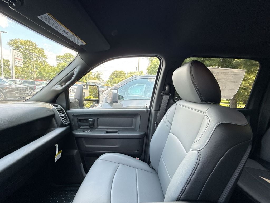 New 2026 Ram 4500HD Tradesman - photo - 27