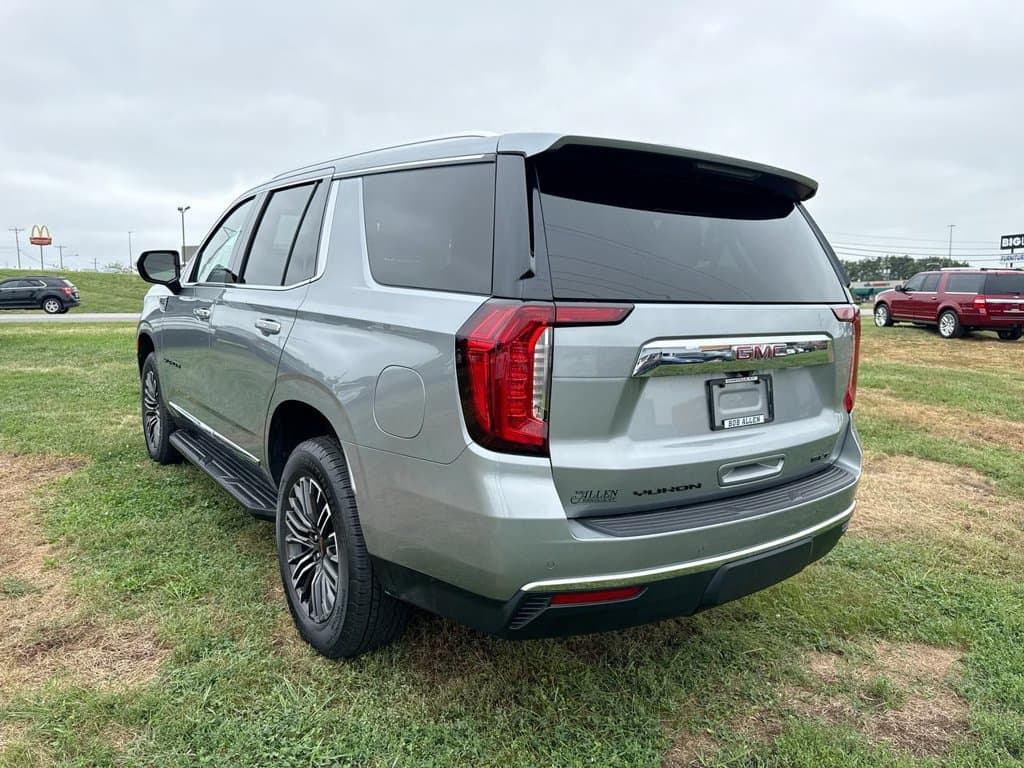 Pre-Owned 2024 GMC Yukon SLT - photo - 11