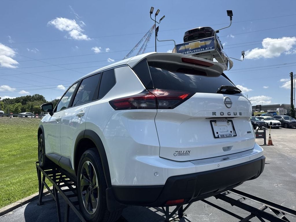 Pre-Owned 2026 Nissan Rogue SV - photo - 11