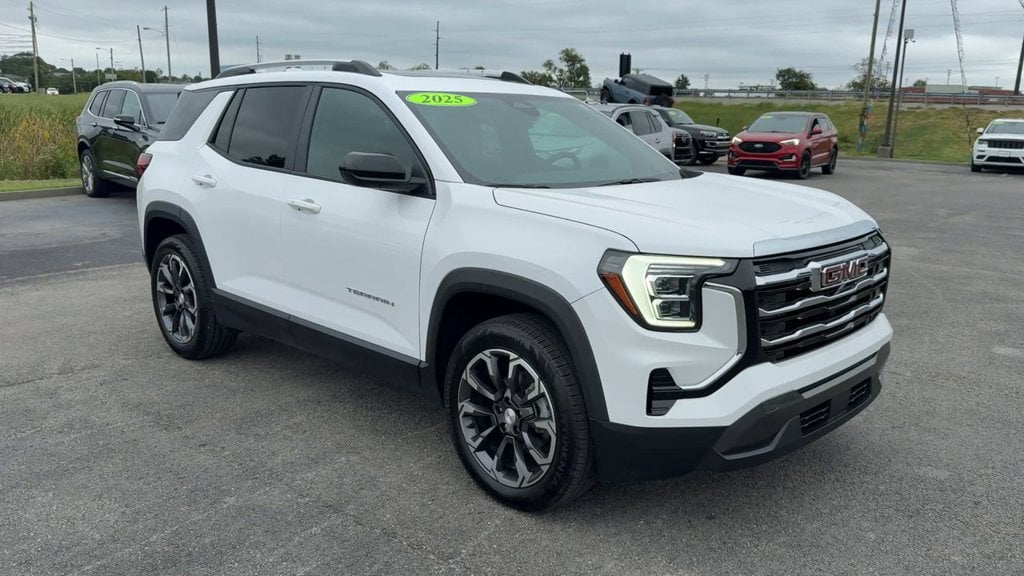 Pre-Owned 2025 GMC Terrain Elevation - photo - 8