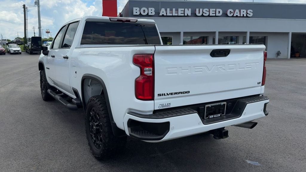 Pre-Owned 2024 Chevrolet Silverado 2500HD LT - photo - 4