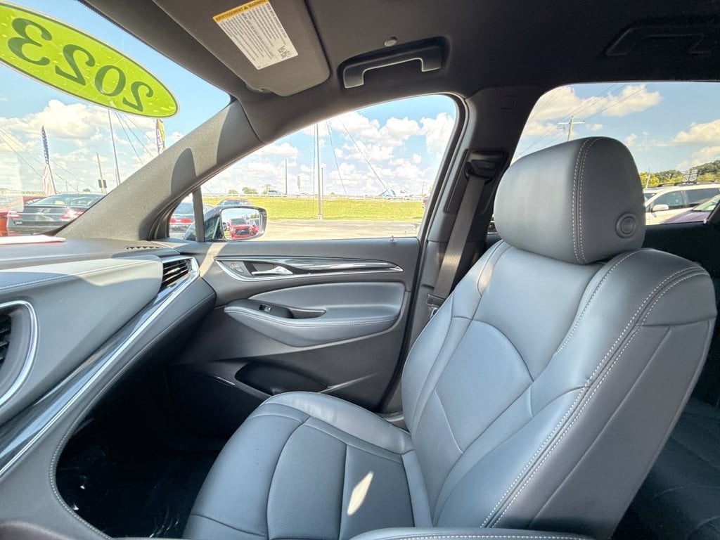 Pre-Owned 2023 Buick Enclave Essence - photo - 31