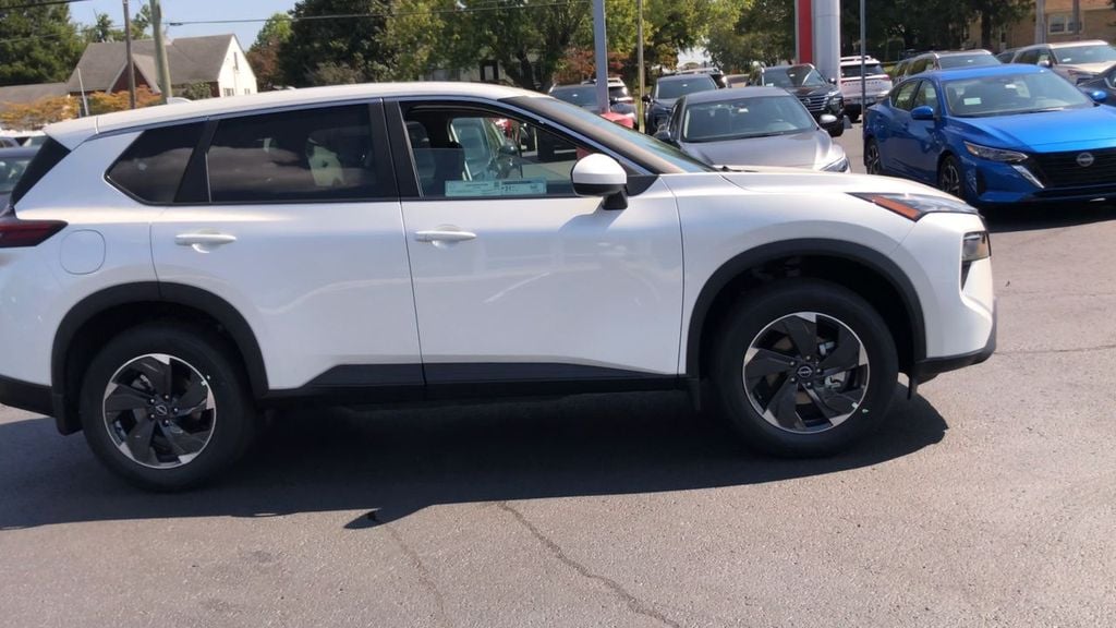 Pre-Owned 2026 Nissan Rogue SV - photo - 8