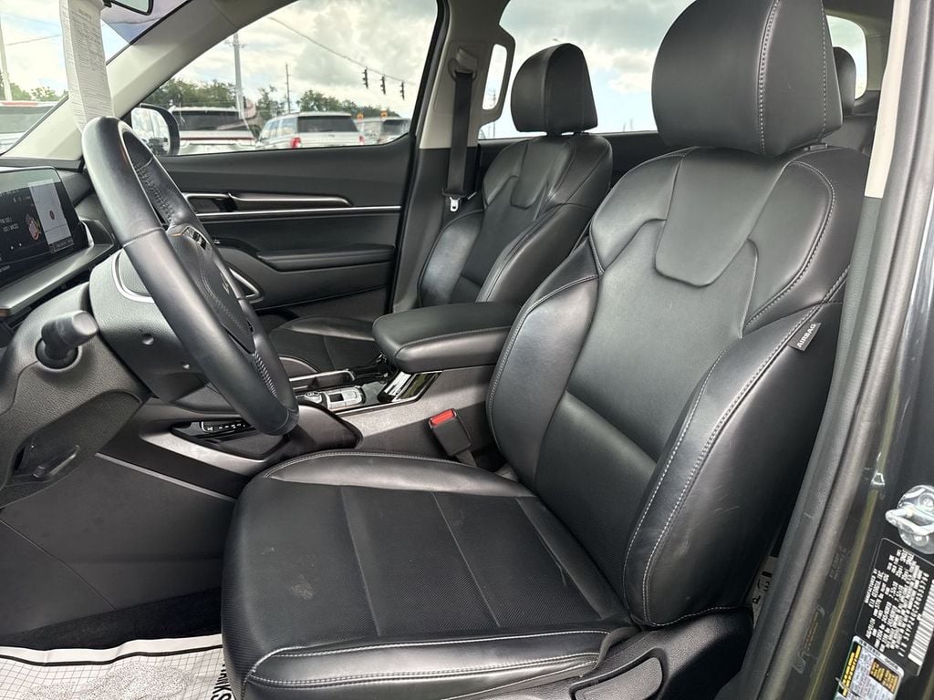 Pre-Owned 2024 Kia Telluride LX - photo - 21
