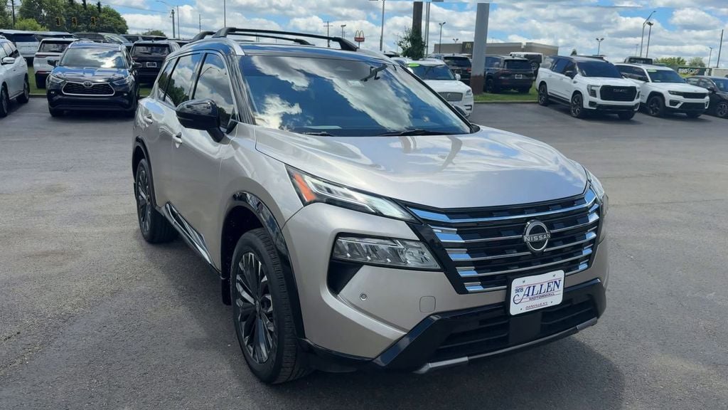 Pre-Owned 2025 Nissan Rogue Platinum - photo - 8