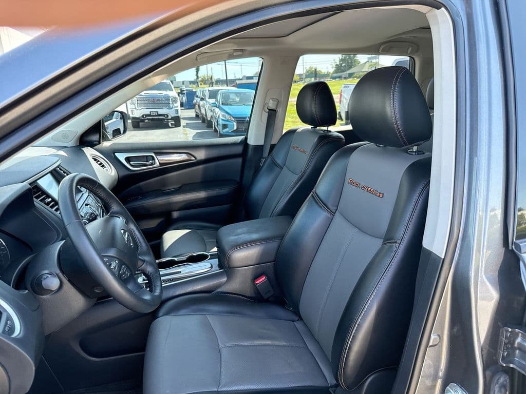Pre-Owned 2020 Nissan Pathfinder SL - photo - 14