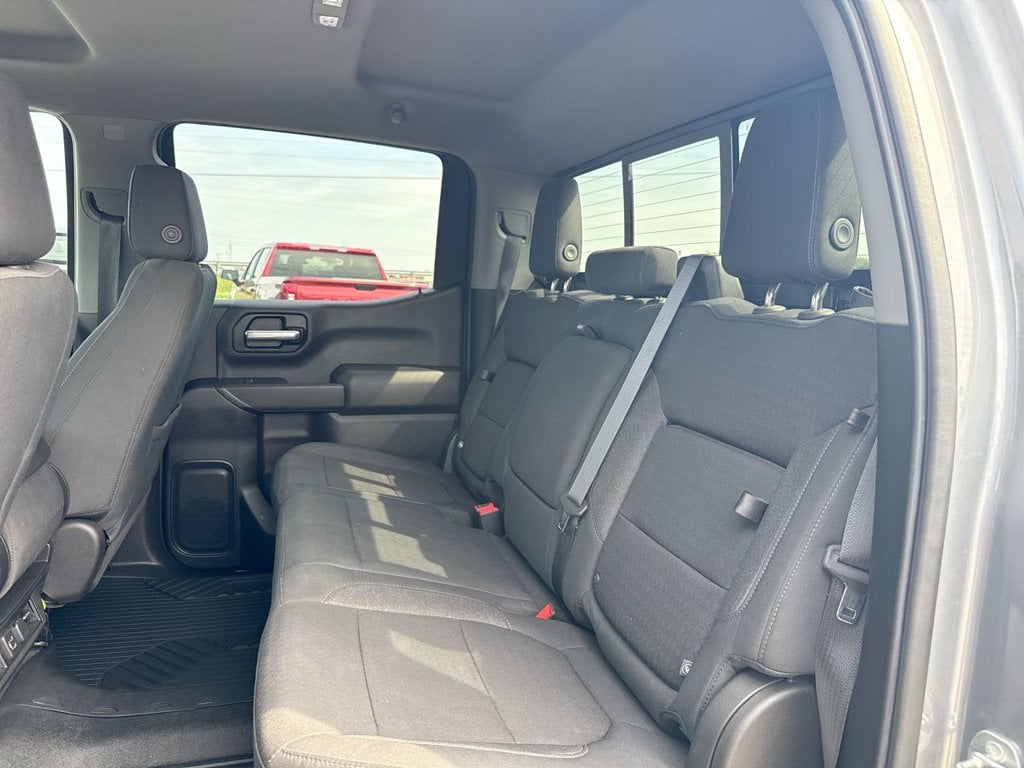 Pre-Owned 2021 Chevrolet Silverado 1500 LT - photo - 18