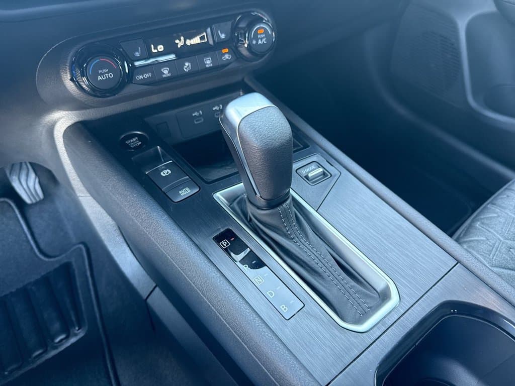 New 2027 Nissan Kicks SV - photo - 25