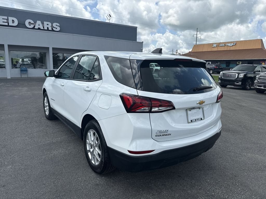 Pre-Owned 2022 Chevrolet Equinox LS - photo - 11