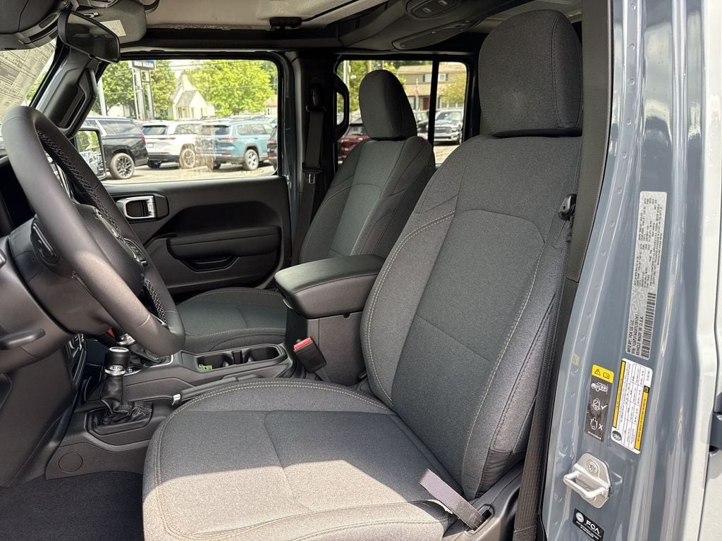 New 2026 Jeep Gladiator Sport S - photo - 20