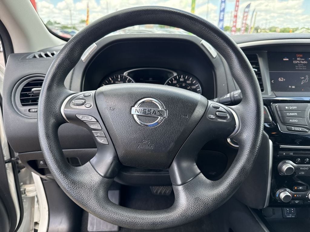 Pre-Owned 2018 Nissan Pathfinder S - photo - 23