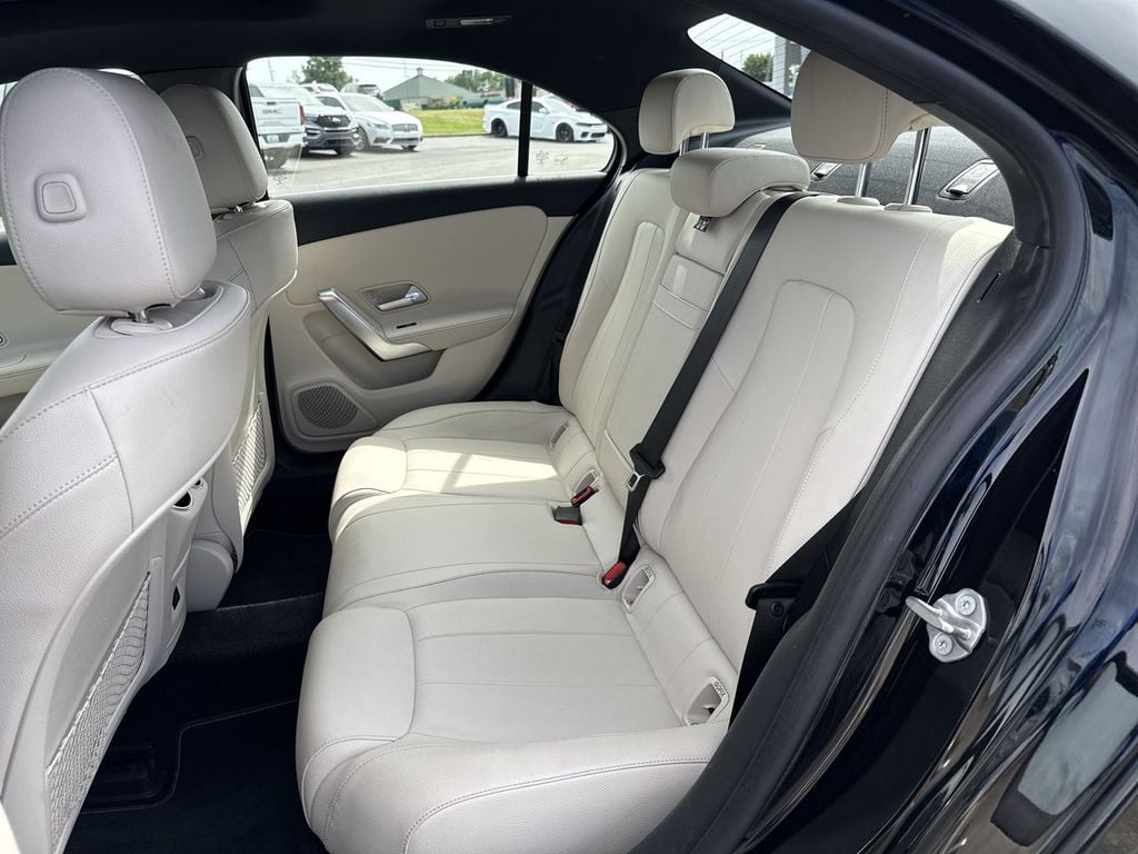 Pre-Owned 2022 Mercedes-Benz A-Class A 220 - photo - 18