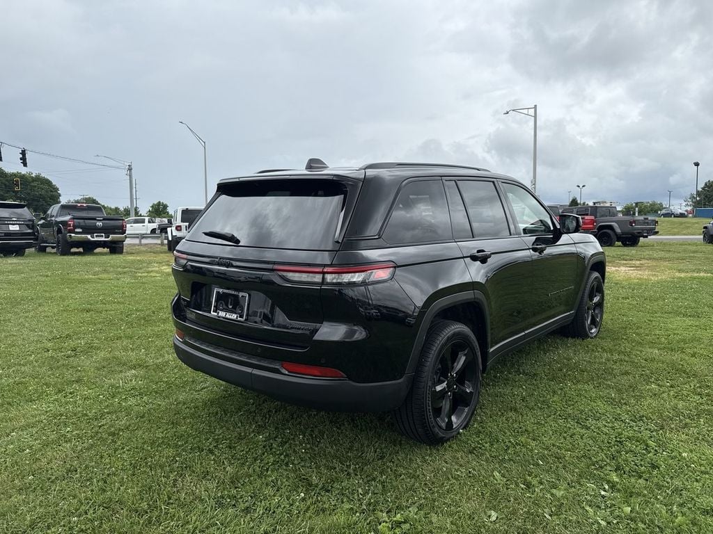 Pre-Owned 2025 Jeep Grand Cherokee Limited - photo - 12