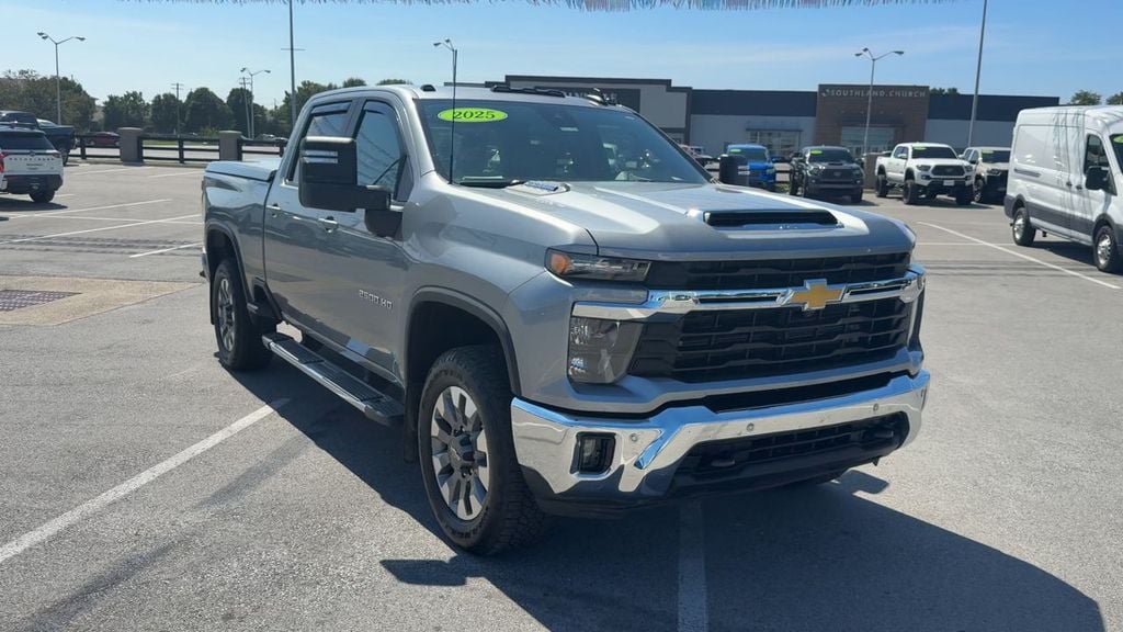 Pre-Owned 2025 Chevrolet Silverado 2500HD LT - photo - 8