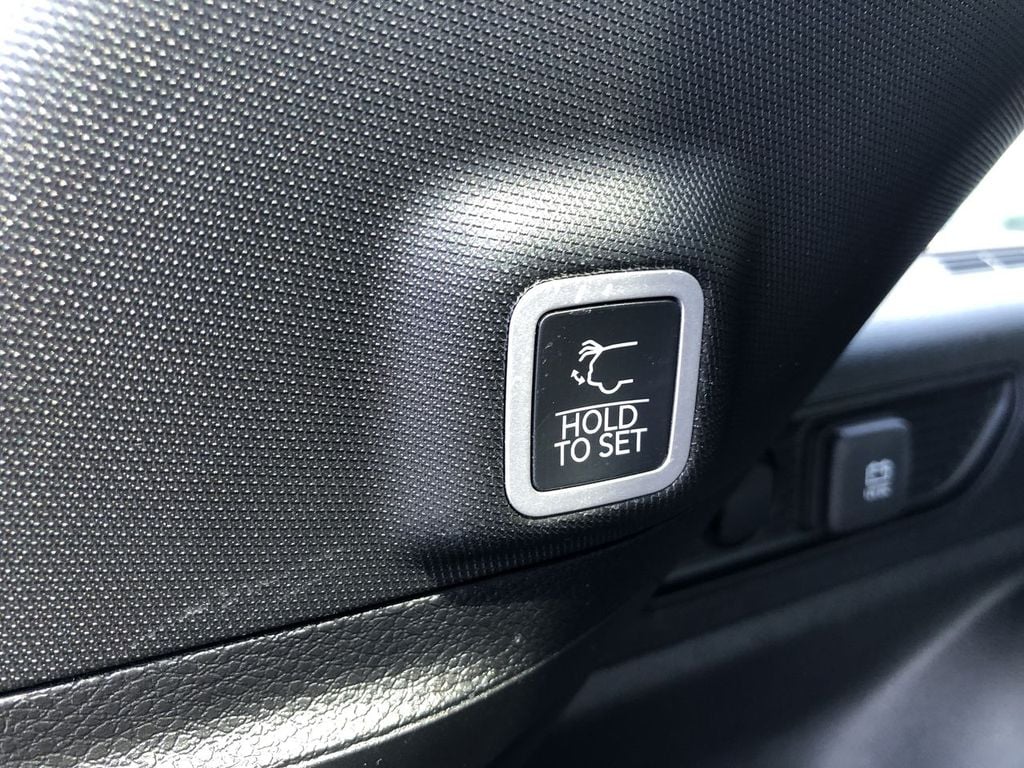 New 2026 Jeep Grand Cherokee Laredo X - photo - 17
