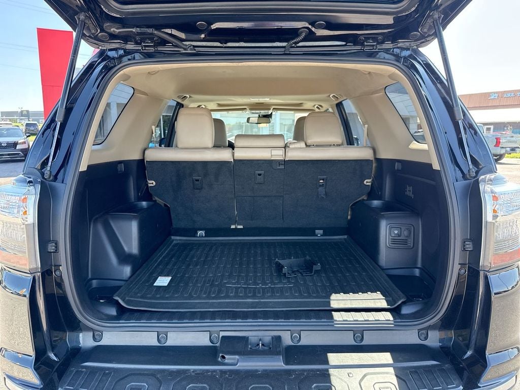 Pre-Owned 2020 Toyota 4Runner Limited - photo - 8