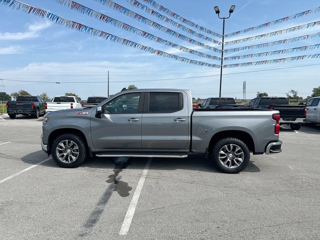 Pre-Owned 2021 Chevrolet Silverado 1500 LT - photo - 10