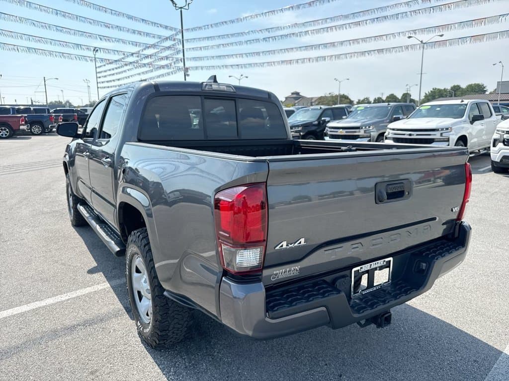 Pre-Owned 2022 Toyota Tacoma SR - photo - 3