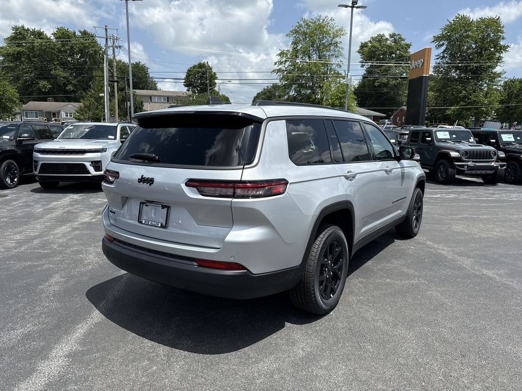 New 2026 Jeep Grand Cherokee L Altitude - photo - 12