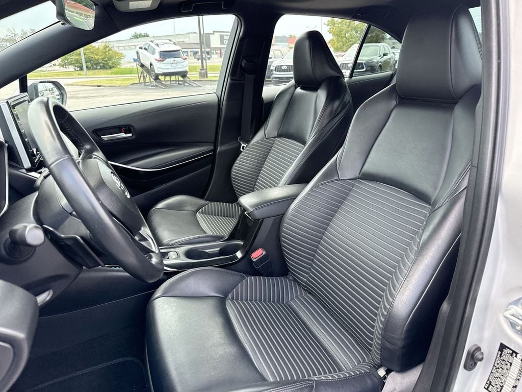 Pre-Owned 2021 Toyota Corolla XSE - photo - 20