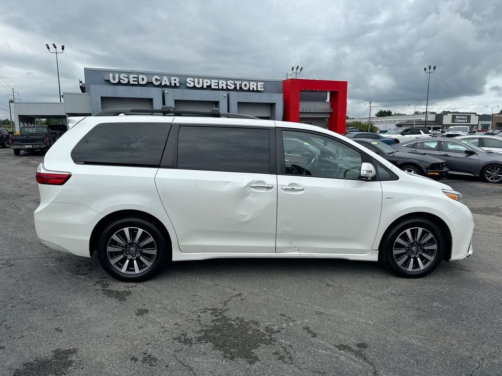 Pre-Owned 2018 Toyota Sienna Limited Premium - photo - 5