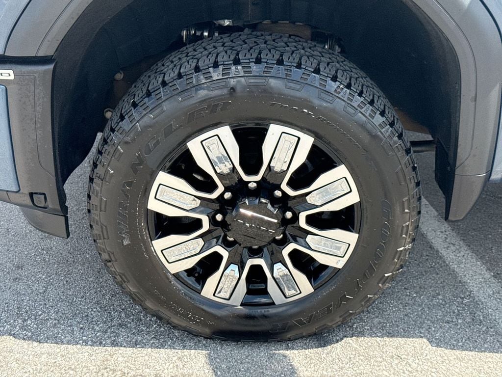 Pre-Owned 2026 GMC Sierra 2500HD Denali - photo - 9